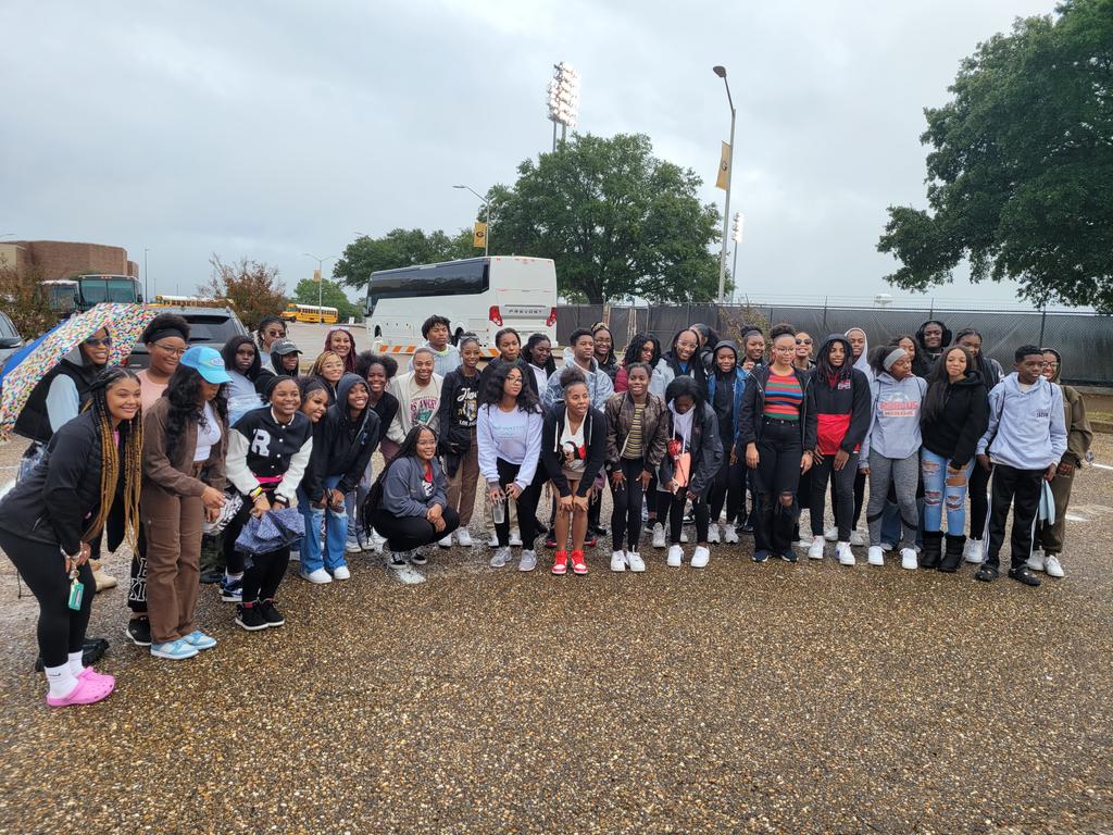 MrzAHensley's tweet photo. GSU Highschool Day!! We are in the house!! @Hebron_HS @Marcus_HS @LHSHarmon @Grambling1901 https://t.co/QmX8zOnFNw