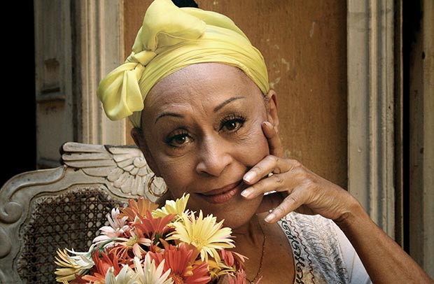 #Cuba 🇨🇺 Celebra junto a la "novia del feeling" <a href="/OmaraPortuondo/">Omara Portuondo</a> su 92 cumpleaños."Ya saben que para mí cantar es vivir" así lo expresó esta mujer cubanisíma ¡Muchas felicidades! 

#CubaEsCultura <a href="/DiazCanelB/">Miguel Díaz-Canel Bermúdez</a> <a href="/universidad_uci/">Universidad de las Ciencias Informáticas</a> <a href="/AbelPrieto11/">Abel Prieto</a> <a href="/nataliauci16/">Natalia 🇨🇺</a> <a href="/rislaidy/">Rislaidy Pérez Ramos 🇨🇺</a> <a href="/anisleyfuentes1/">Anisley Fuentes Crespo</a>