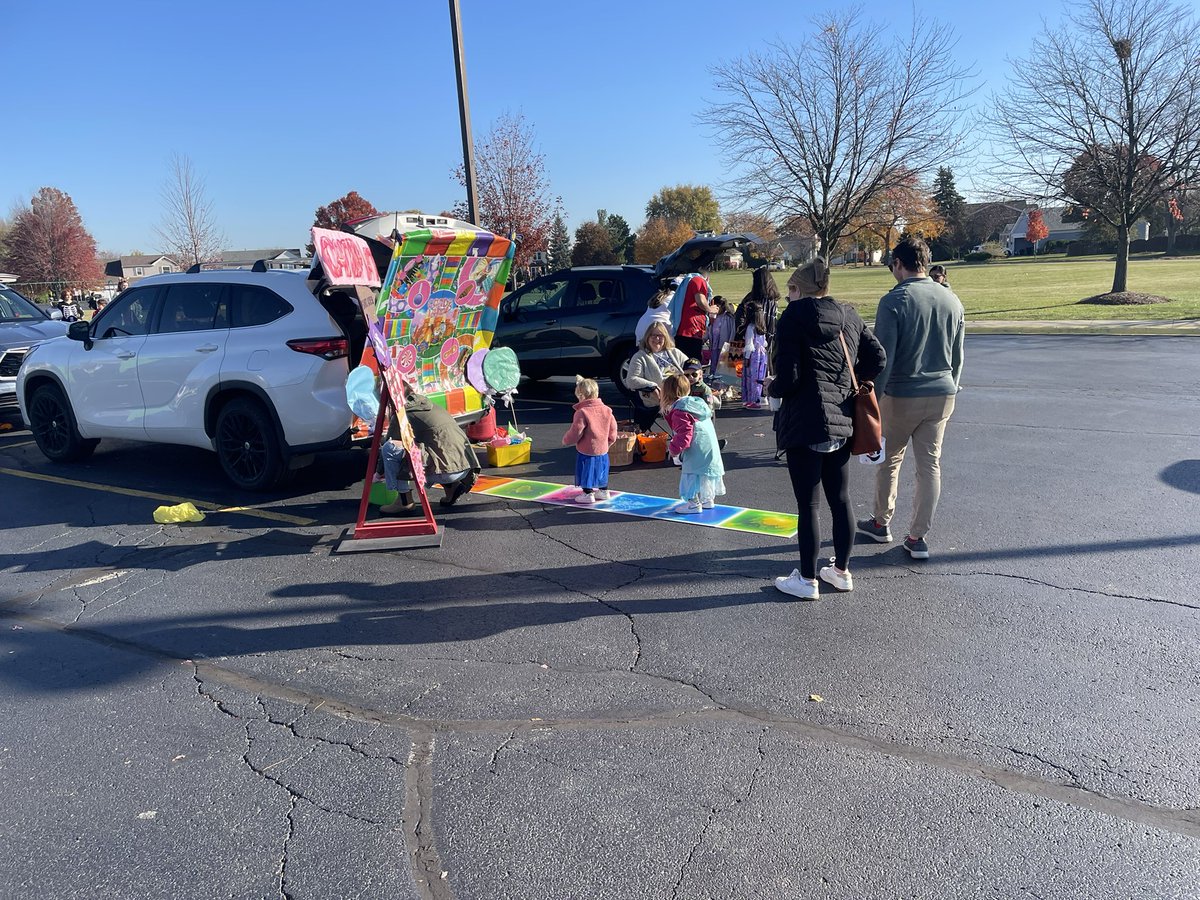 What a terrific ECC “Let’s Play Event” today! So many wonderful activities, Trunk or Treat opportunities and fun. Thank you to all that made this amazing event possible. Great things happening in CCSD93! <a href="/CCSD93/">CCSD93</a> <a href="/CCSD93ECC/">Heather Santiemmo</a>