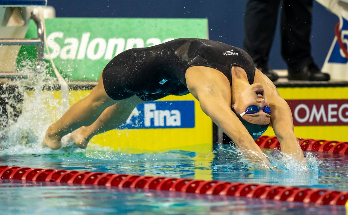 What a day at the FINA #SWC22 for #TeamCanada 🔥 👉 Summer McIntosh set a world junior and Canadian record in the the women's 400m freestyle 🥇 👉 @mags_swims26 @Kjmasse and @IngridWilm sweep the 50m women's backstroke final 🧹 👉 5️⃣ more Canadians grab a medal 😮‍💨