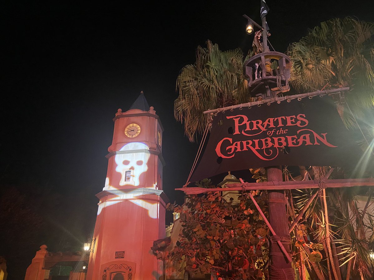 Bugg_pup's tweet photo. #mnsshp #bootoyou #WaltDisneyWorld #MagicKingdom https://t.co/yZId7tYM64