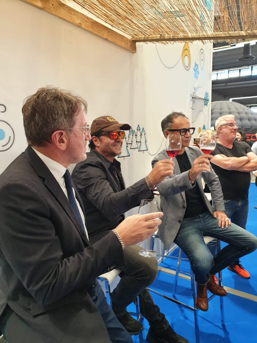 sbonaccini's tweet photo. Con il mitico Alberto Tomba @AcorsiniAndrea e @GCMuzzarelli inaugurata @skipassmodena unica fiera Fiera in Italia del turismo e degli sport invernali ⛷🎿🏂🛷⛸ 🥌
In Emilia-Romagna 350 km di piste 🗻
#skipass #modenafiere #turismo #inEmiliaRomagna https://t.co/6wF2agPqyu