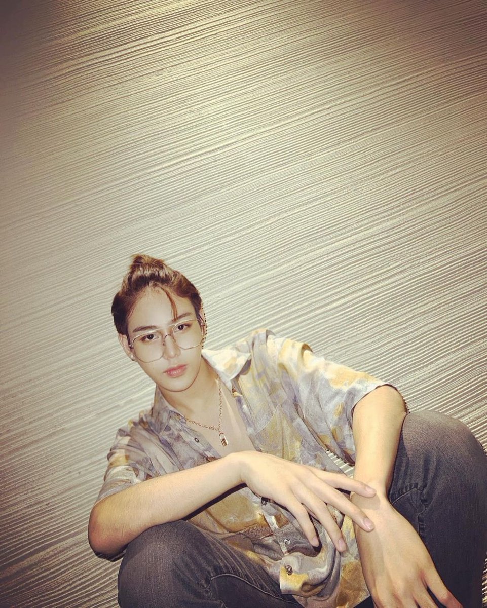 Manmai26's tweet photo. เอาอะไรมาไม่หล่อ หล่อแบบตะโกน หล่ออออออออออ!!!
#LoveinTheAir
#Diamondd_2003
#CandyDiamond
#เด็กพี่จิว
@diamondd_2003 https://t.co/95MZqE3OaF