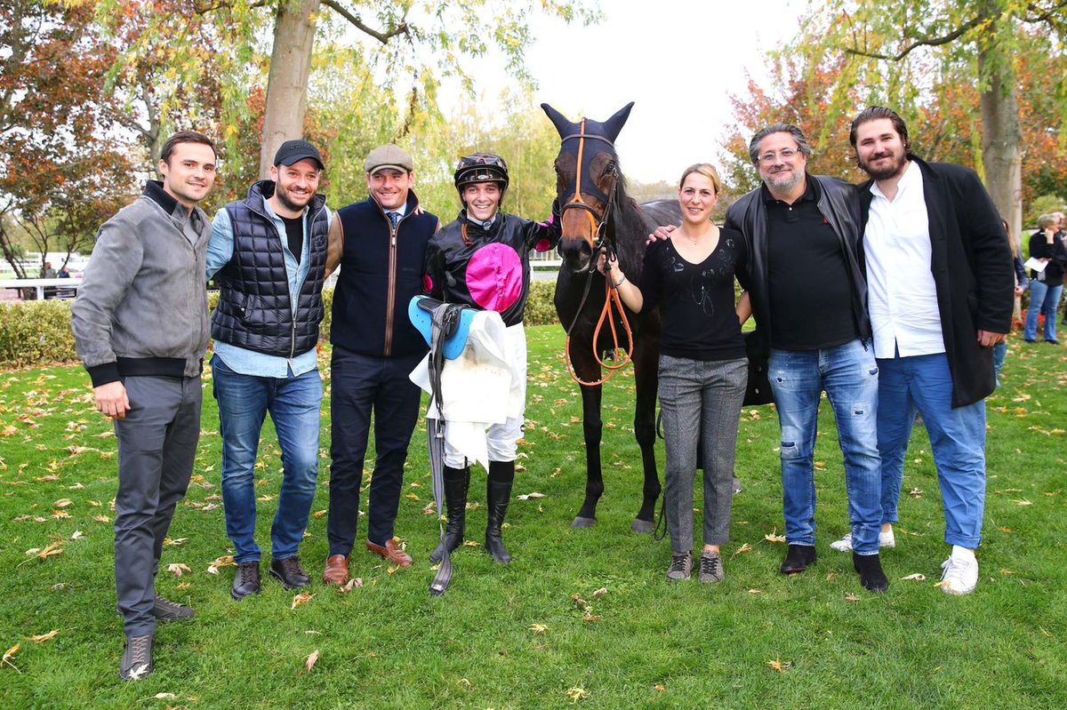ROSA KLEB (Triple Threat <a href="/TouryDe/">Haras de Toury</a>) et <a href="/ubeda_dylan/">Dylan Ubeda</a> remportent le Prix Cerilly (Steeple-chase), à <a href="/HippoCompiegne/">Hippodrome Compiègne</a>, pour <a href="/davidcottin/">David Cottin</a>, Michael <a href="/mrizieri/">Rizieri Michael</a> et Thomas Sivadier. Elle a été élevée par Hugues Rousseau.
📸 <a href="/ScoopDyga/">ScoopDyga</a>