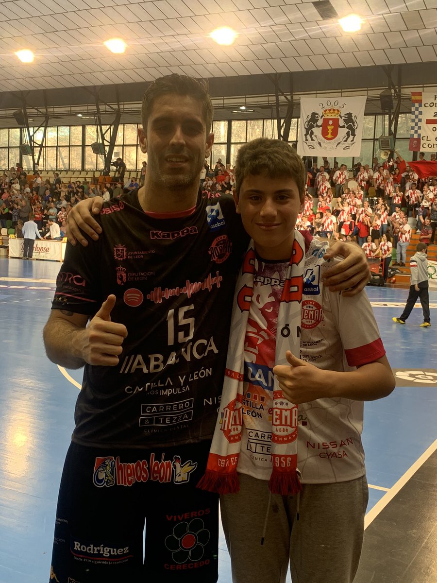 javi_tormo's tweet photo. @ADEMARLEON @BMCdadEncantada @SomosABANCA @ASOBAL @LaLigaSportsTV ¡Buen partido Ademar! https://t.co/PhqfaCXcGs