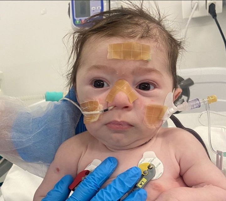 epiphanysts's tweet photo. any, não sei se isso chegará em você mas quero te pedir algo. esse é o henri, ele foi diagnosticado com “AME”. infelizmente, o remédio custa 7 MILHÕES de reais e temos 3 meses pra ajudá-lo. acho que seria muito bom vc doar e pedir aos seus amigos tbm. repostar pra outras pessoas+ https://t.co/86j1VHsIYc