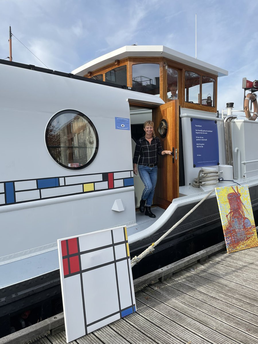 Morgen láátste dag van de expositie ‘Special artists meet Mondriaan’ op het schip van Anneke en Wim Robbertsen in de Eemhaven in Amersfoort. Gratis entree. mondriaanhuis.nl/nl/over-het-mo… #mondriaan150 #amersfoort
