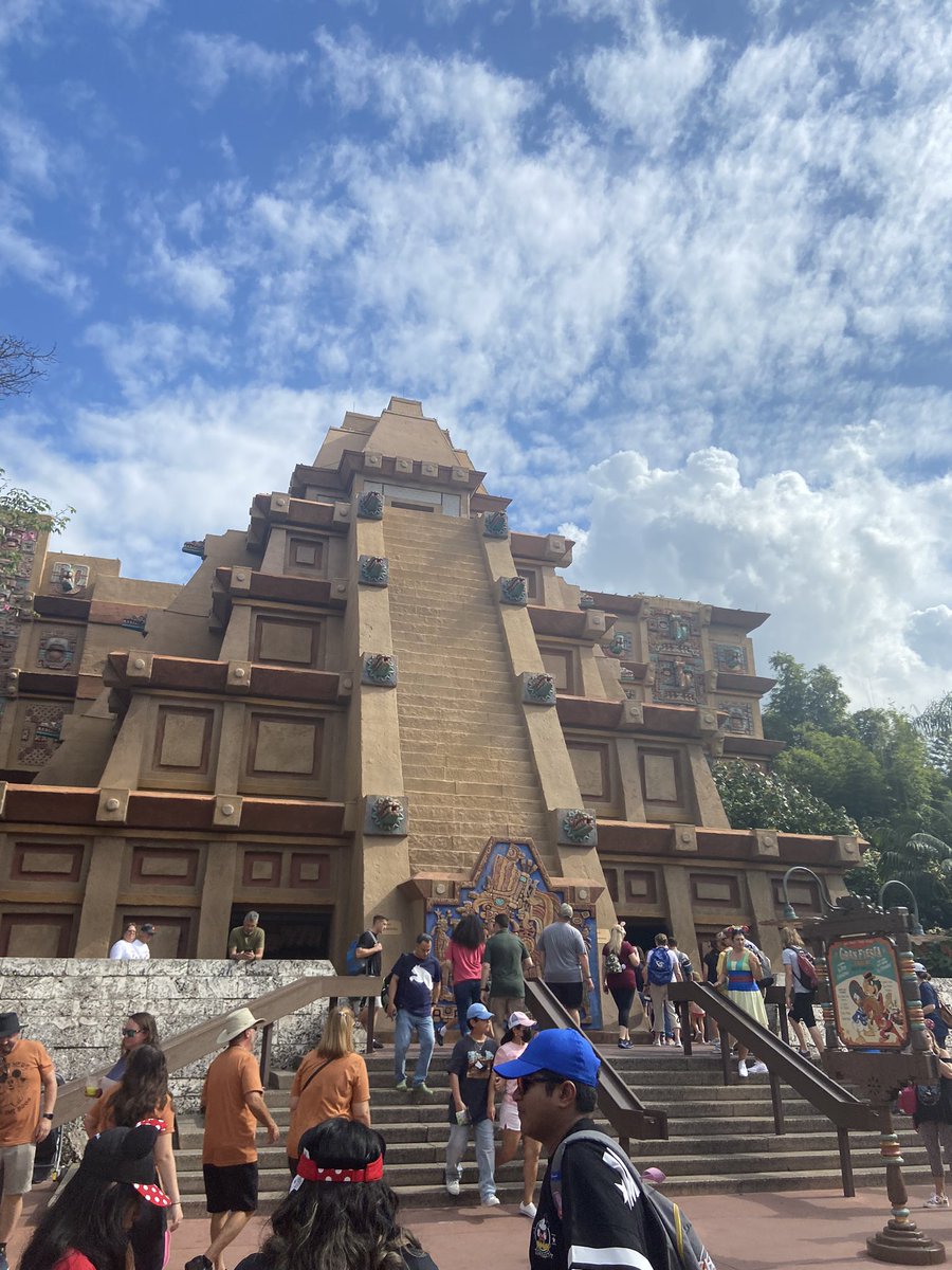 Bugg_pup's tweet photo. The vlog will be up probably in a week or two on  https://t.co/PCiUrfj22m   #WaltDisneyWorld #epcot #HollywoodStudios #animalkingdom #mnsshp2022 https://t.co/TlxMxU40lO