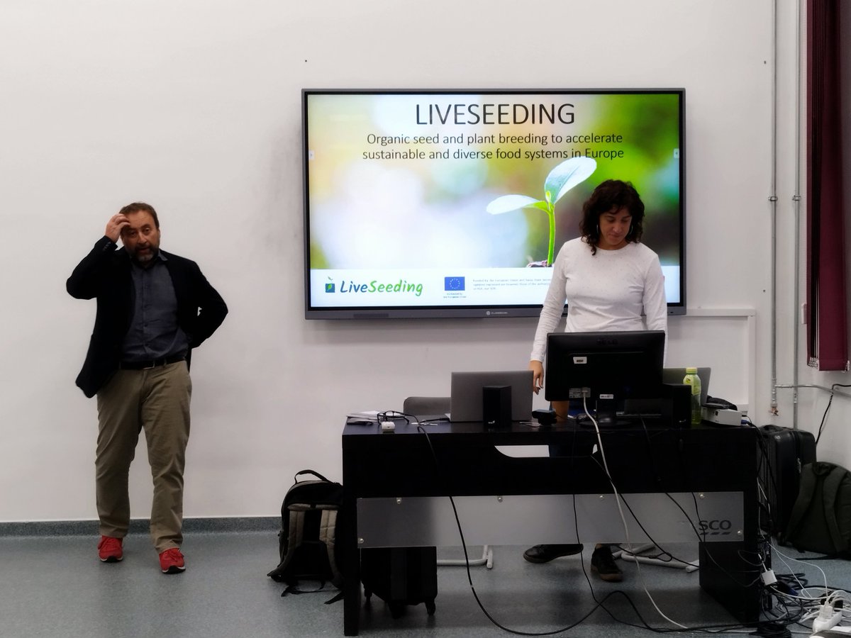 matteo_petitti's tweet photo. @M_Carrascosa_G and @GiuseppeSantis leading #workshop on mainstreaming biodiversity in #foodpolicy of @mufpp &amp; @LIVESEEDING #cities at @ECLLD's  forum in #Budapest 

#letsliberatediversity
#breedingabrightfuture
#biodiversity 
#sustainablediets 
#climatechange https://t.co/APc04gJv8q