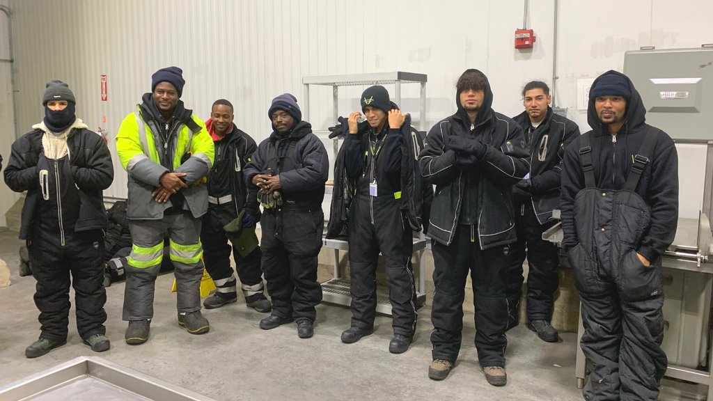VerticalCold's tweet photo. Our team at Vertical Cold Storage is fully equipped to handle inventory requirements for your company with standardized processes and proven cold storage solutions.

At Vertical Cold Storage, we have a culture of safety-first for our people, clients, and communities. https://t.co/otUbxW7YQ6