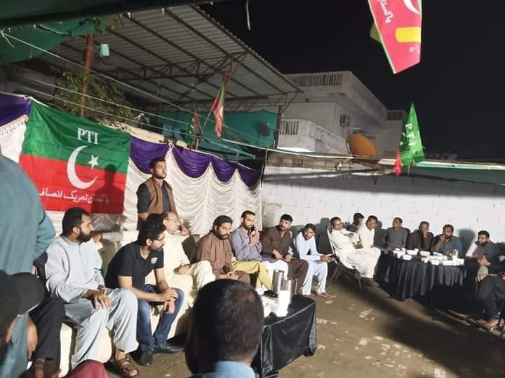 bwajidbutt's tweet photo. صدر انصاف یوتھ ونگ ضلع گجرات  کی تینوں تحصیلوں کی گورننگ باڈیز کا ہنگامی اجلاس 
اجلاس میں 28 اکتوبر آزادی مارچ کہ حوالے سے اہم تبادلہ خیال کیا گیا 
اجلاس میں فیصلہ کیا گیا کہ تمام تحصیلوں کی یونین کونسل لیول پر تنظیم سازی کو کل رات تک مکمل کرلیا جائے گا #حقیقی_آزادی_لانگ_مارچ https://t.co/VvBZDsqsy6