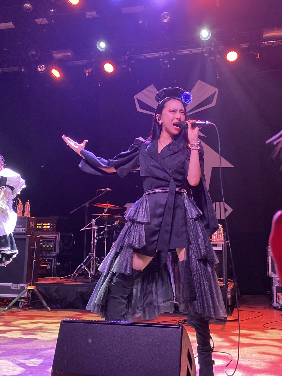spionchen's tweet photo. NYC okyuuji complete! An absolutely amazing show, and a perfect return to NY for the ladies after 3 years! Couldn’t have asked for a better experience! This was my fave show so far! 3 of 5 done, now onto Boston! 🤘🏻🕊️✨🇺🇸 #bandmaid #bmustour #wdbm @bandmaid @raen425 https://t.co/UuE92z1RPQ