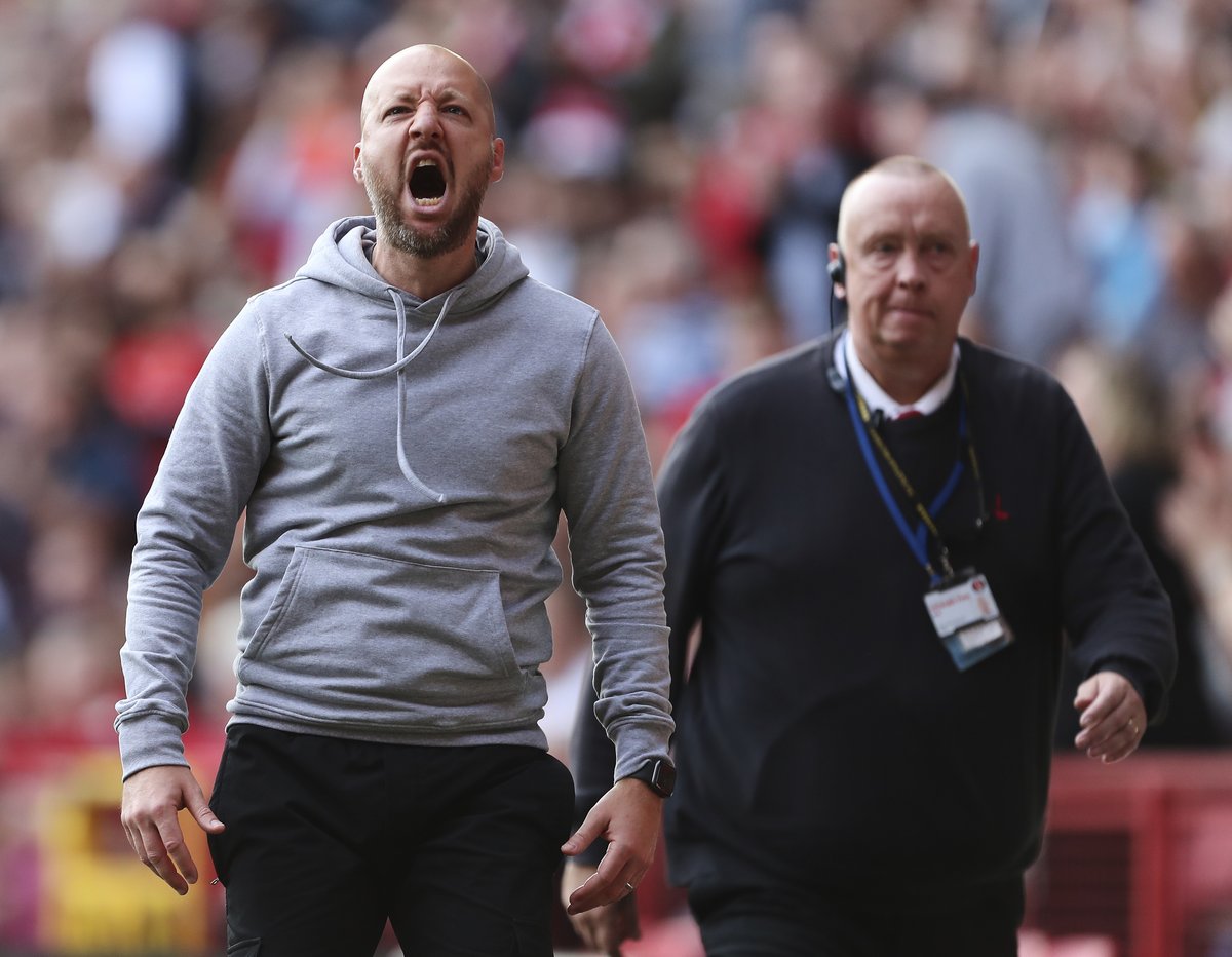 CAFCofficial's tweet photo. 💪 The gaffer asked and you responded...

😅 What an afternoon! 😍

🔴⚪️ #cafc https://t.co/Tk0UZhS3Ce