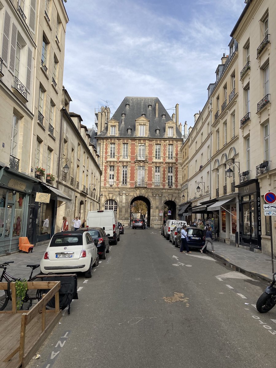 NJWebbUK's tweet photo. A short stay in Paris. Perhaps my favourite city. https://t.co/fHJL4xjZ0Q