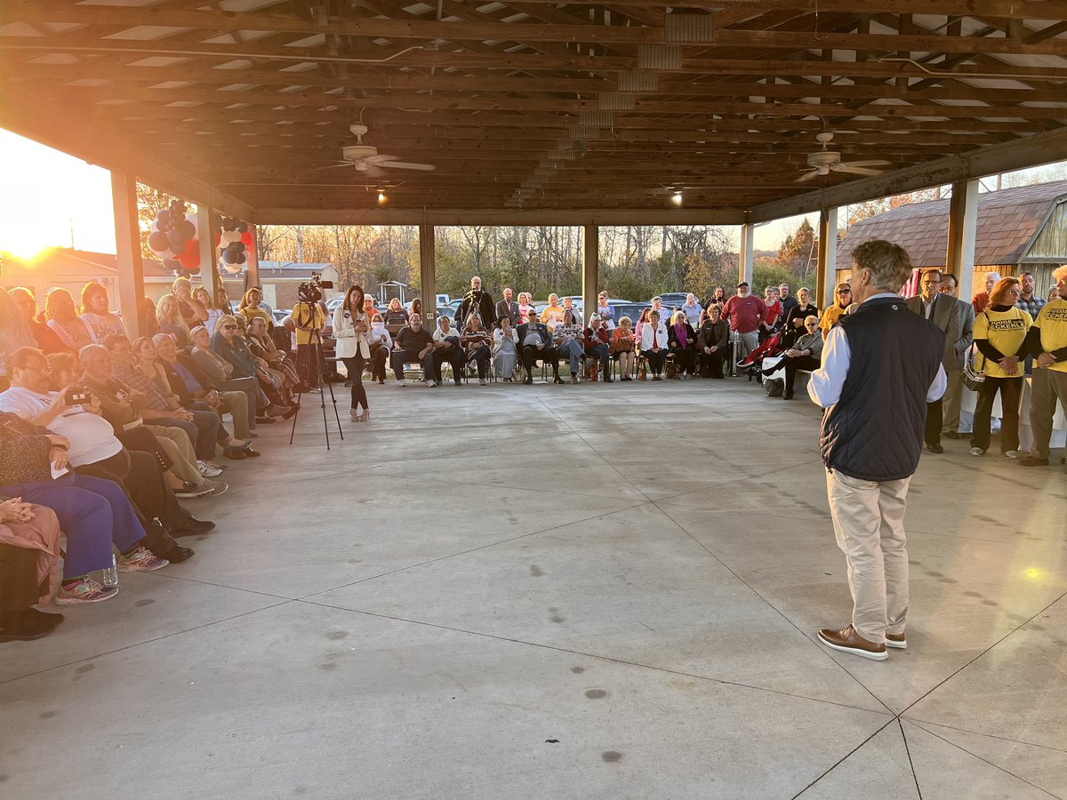 RandPaul's tweet photo. Great rally for education freedom last night in Louisville. It’s not the government’s role to parent our children! https://t.co/CX6iDBhNrj