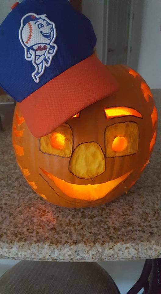 I made this #mets pumpkin 6 years ago, while the wilpon's still owned the team. I was trying to carve Mr. Met, but how come I can't unsee Steve Cohen in this pumpkin. #unclesteve