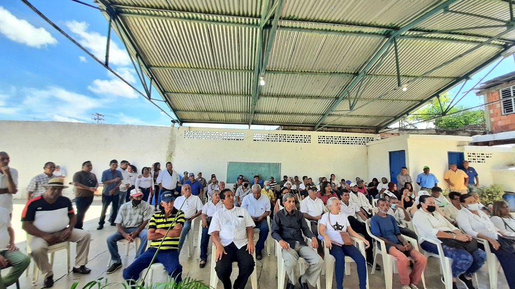 ADOrg_Laraof's tweet photo. #27Oct | Acto con emotiva eucaristía presidida por el Pbro. Douglas Alvarado
@ADemocratica en Resistencia en el municipio Torres. Compartir entre amigos y militantes de la tolda blanca.
Yuyita de chiossone fue nuestra coordinadora regional de la comisión aniversaria.
#SomosCaP https://t.co/4yCNPykV36