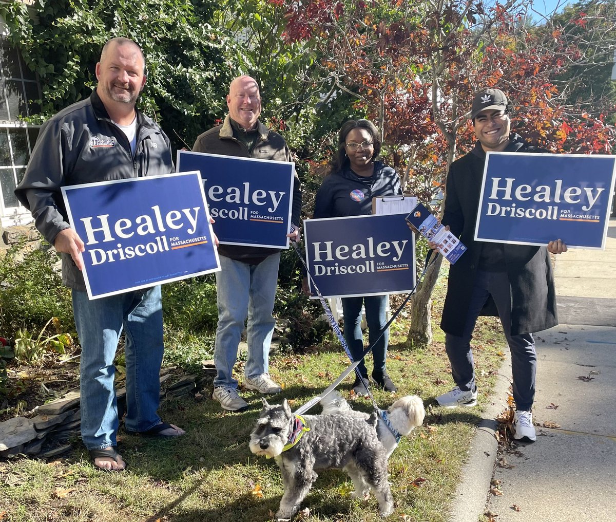 AnabelBoston's tweet image. #TeamHealey getting ready for #GOTV with @staterepmike #MauraHealey @maura_healey @MayorDriscoll #BOSpoli #MApoli
