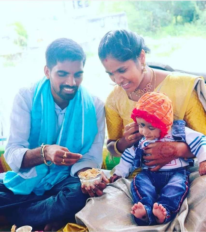 TKR_ViratKuruma's tweet photo. #KYCS తెలంగాణ రాష్ట్ర కోఆర్డినేటర్
#కనుగొంటి_నిశిత_వెంకటేష్_కురుమ గారికి #2వ_వివాహ_వార్షికోత్సవం_శుభాకాంక్షలు.
💯🌹🔥🚩🎉🎂🎊🎊💐
#Happy_Wedding_Anniversary @VenkateshKurba3 Brother
❤💚
@VenkateshKurum5 https://t.co/3wYtxjr43z