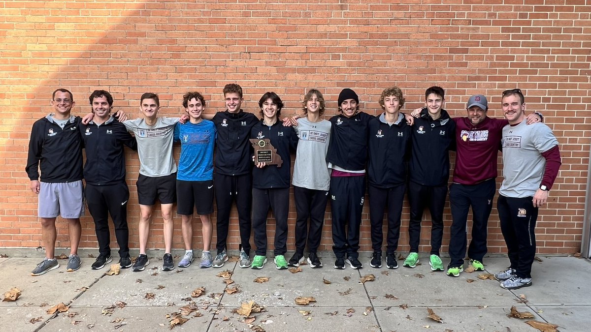 Congratulations to our @DeSmetTrackXC #Spartans who advance to the @MSHSAAOrg #State Meet next week with a 2nd place finish in #Districts #OhBaby #StateBound @DeSmet_ADBarker @STLhssports