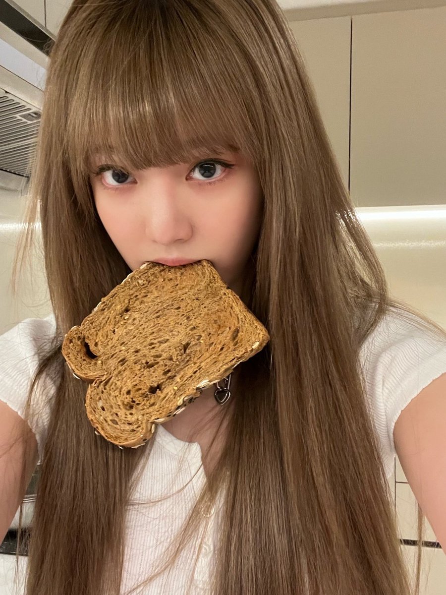 우리 애 얼굴이 이렇게 잘났어요 tweet media