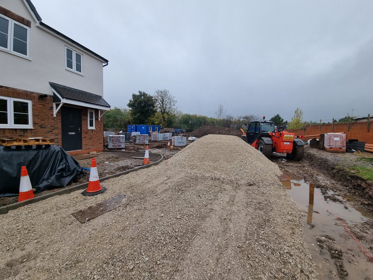DaviesBros's tweet photo. Orchard Grove development in Ruabon. Plots 5 to 6 foundations started and progress on kerbs, drives and paths on Plots 1 to 4 https://t.co/waCD54WxIc
