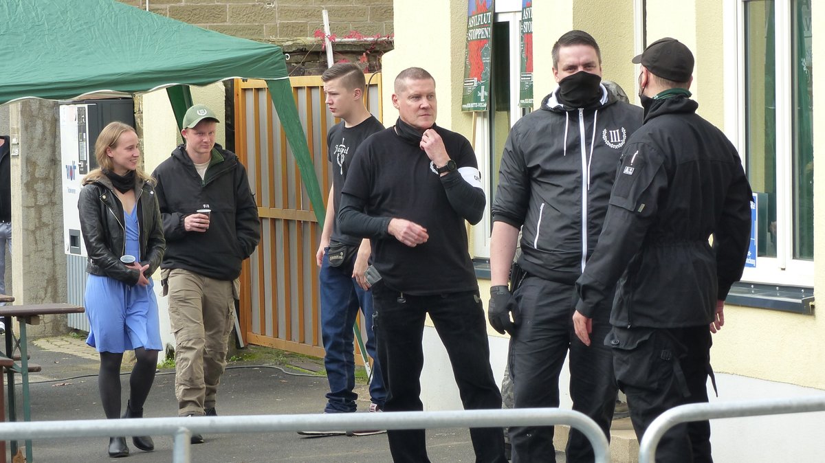 emet_news_press's tweet photo. #Schweinfurt Oberndorf #sw2910 #Rechtsextremius Der III Weg führt in den Abgrund #Demokratie stärken // @BfV_Bund Die Gesichter des III.Wegs in Schweinfurt bei "ihrer" Demonstration. (Thread) https://t.co/XLD57LwQ0y