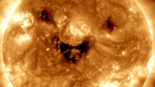 „Say cheese“: Auf diesem NASA-Schnappschuss lacht buchstäblich die Sonne krone.at/2844241