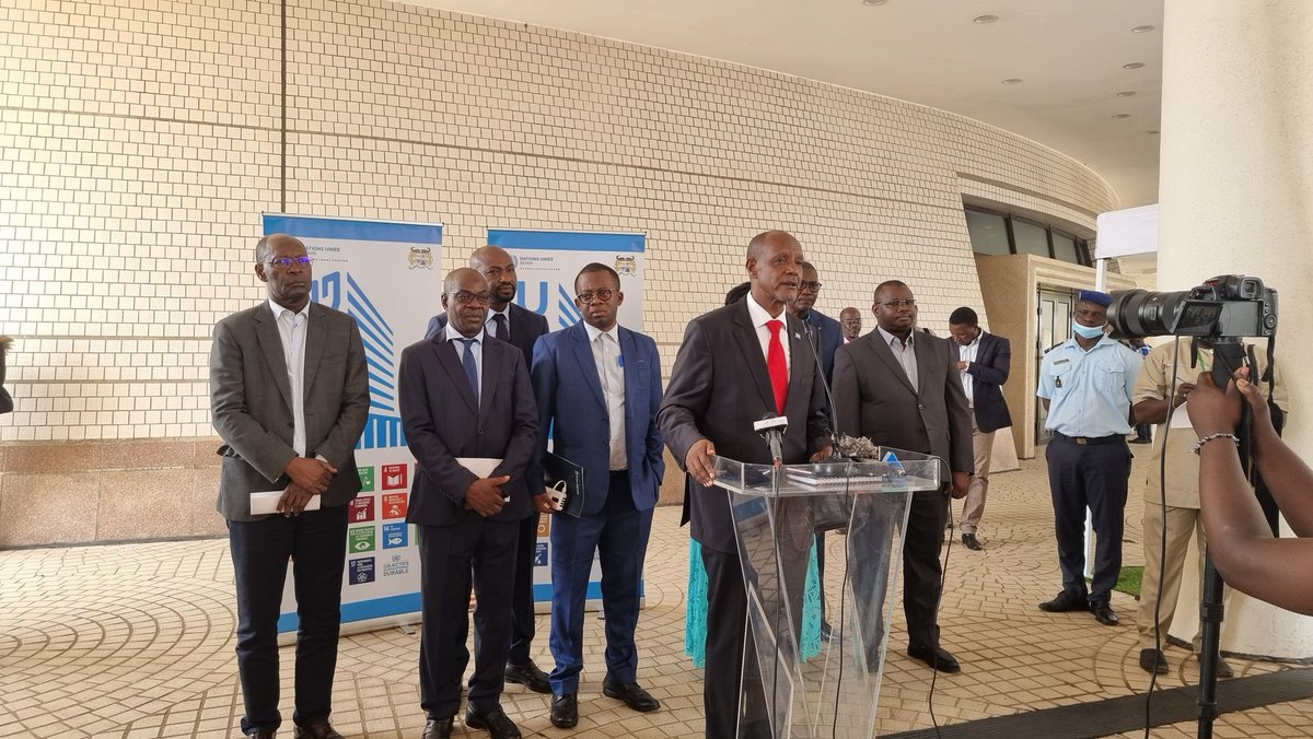 ViaMe8's tweet photo. #UNDay2022 au 🇧🇯
🔸Vernissage: Présentation en expo photos des réalisations des différents agences du Système des #NationsUnies au Bénin telles que @ONUSIDA_Benin @oms_benin @UNFPA @vnubenin @UNICEF_Benin... avec qui @ViaMe8 a déjà collaboré avec des résultats.

#viame229
⤵️ https://t.co/0ulDWsuJUH