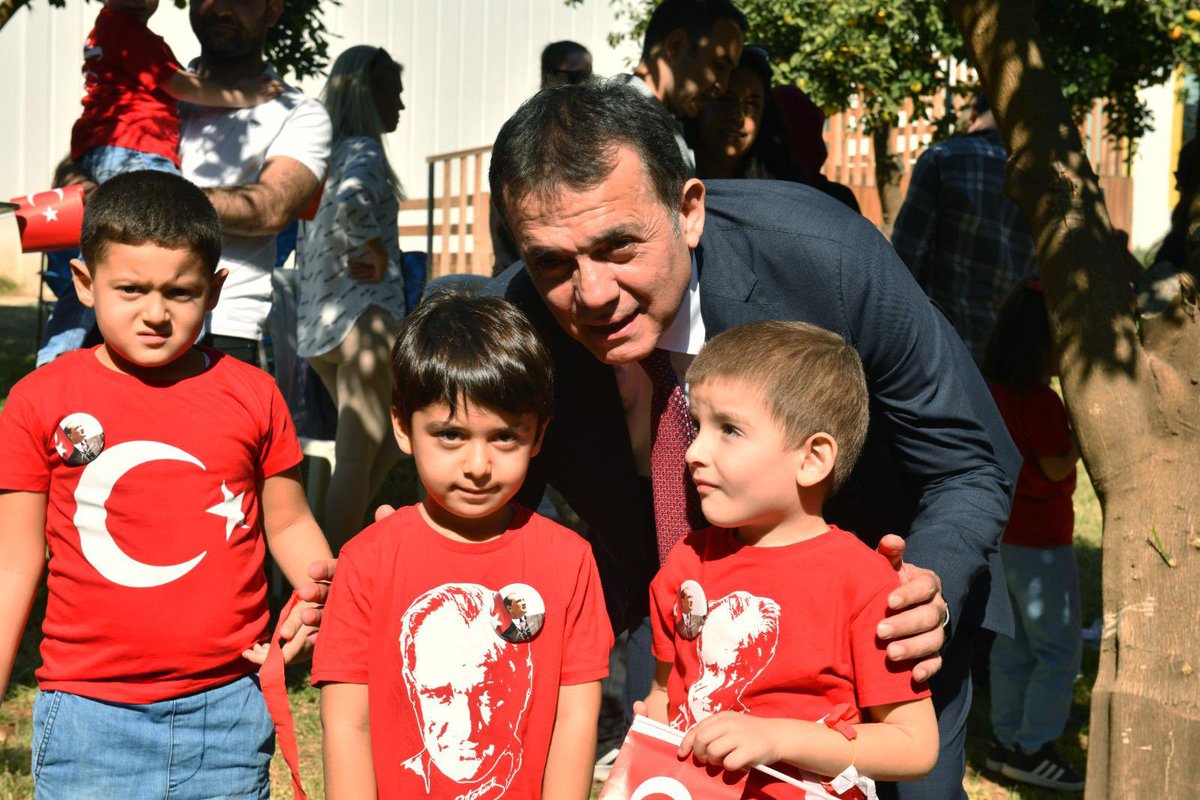 EczAOzyigit's tweet photo. Beceri Temelli Eğitim Merkezi (#BETEM)'mizde eğitim alan minik çocuklarımızın 29 Ekim Cumhuriyet Bayramı coşkusuna ortak olduk😊
Yaşasın #Cumhuriyet! 🇹🇷 https://t.co/MtqJe3FeJH