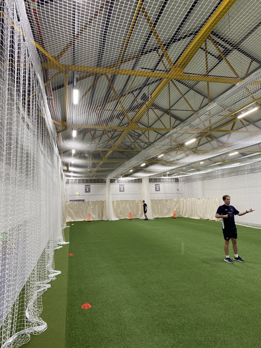 We’re back at work! 💪🏻 first winter training session at the fantastic <a href="/wicket2wicket/">wicket2wicket</a> facility in Cwmcarn 🏏 thank you so much for having us 🙌🏻

🏏🏴󠁧󠁢󠁷󠁬󠁳󠁿🐉🔴🔵 | #WeAreWelshCricket