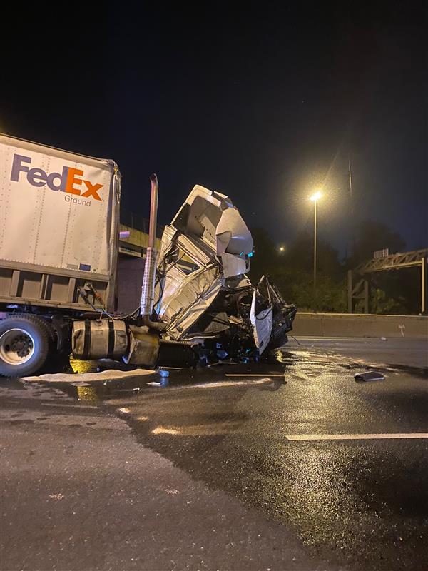 ICUMI~Updating with a picture from the scene. Fuel from the leaking saddle tank has been removed by MCFRS hazmat crews and vehicles have been towed from the scene. @DavidPazos15 @mcfrsPIO