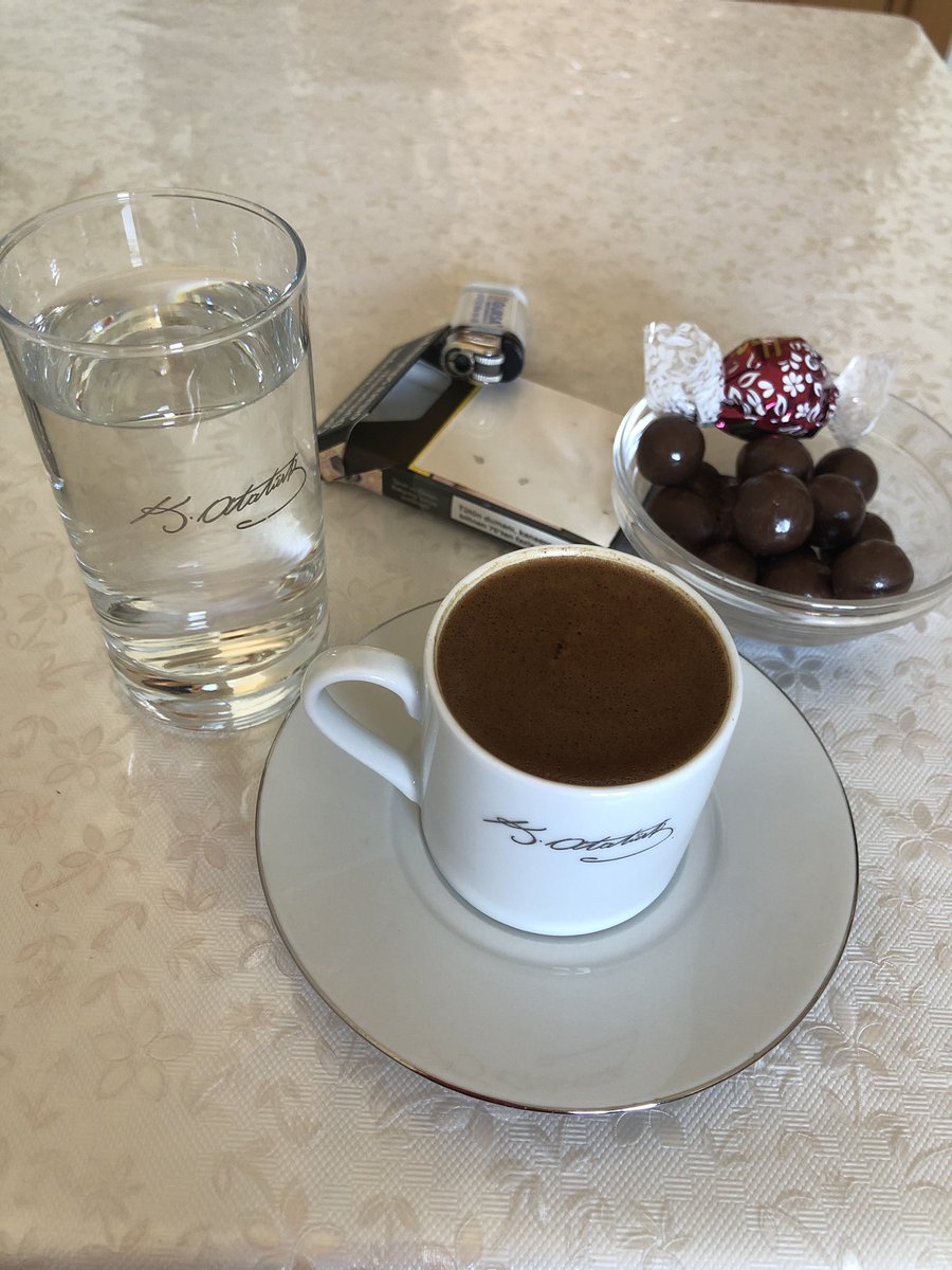 Atatürk diyemeyenler,hain’lerin yanında olanlar.
Bir anlamaya çalışsanız,emin olun size çok iyi gelecek,iyileşeceksiniz.
Ama kan’ınız bozuk.
#29EkimCumhuriyetBayramı
#DoğumGününKutluOlsun
#Cumhuriyet99Yaşında
Hepimize kutlu olsun.