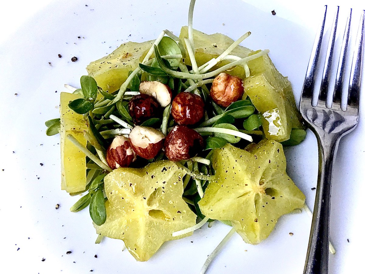 Callicoon_Kitch's tweet photo. 🍴DELICIOUS 🌴102 🌴 CALORIE, NUTRIENT DENSE, TROPICAL STAR FRUIT SIDE SALAD W/A HAZELNUT NEST OVER MICROGREENS IS A TERRIFIC OPTION WHEN CALORIE REDUCTION IS NECESSARY…. IDEAL FOR DIABETICS, WEIGHT LOSS, CELIAC DISEASE AND HEART❤️ HEALTH https://t.co/FQdbPZioCc