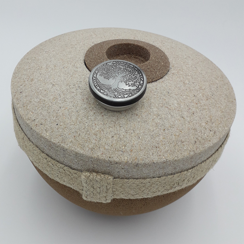 UrnsForAngels's tweet photo. Our Romana biodegradable urn takes its inspiration from the ancient Roman amphorae, this urn an environmentally friendly way to symbolically entrust the ashes of a loved one back to nature. 💚

#Biodegradableurn #Urnsforangels #Designerurns https://t.co/5kEaKvLl5Q