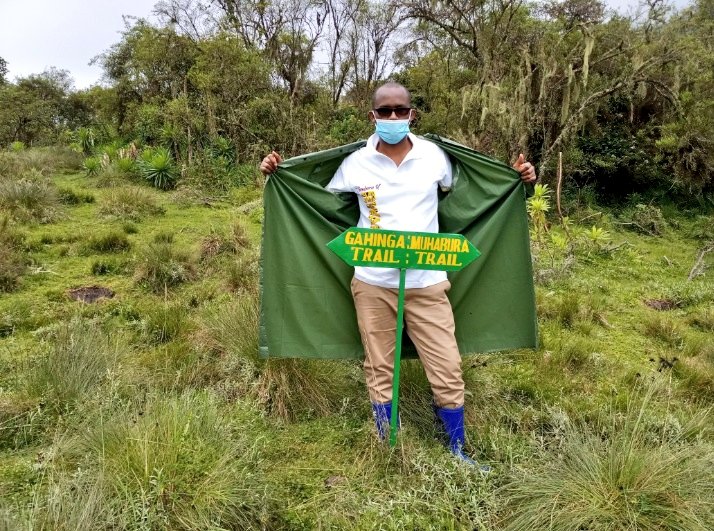 Muzungu4's tweet photo. We are hiking Mount #Gahinga🏔 again. I have been there before. The frenzy around hiking Mt. Gahinga &amp; the view of nature at its summit is breathtaking. MB Simba Safaris Rwanda Ltd has organized another hiking adventure to the @VolcanoesNP on 12th Nov. See poster👇🏿for more info https://t.co/tNd504Dfde