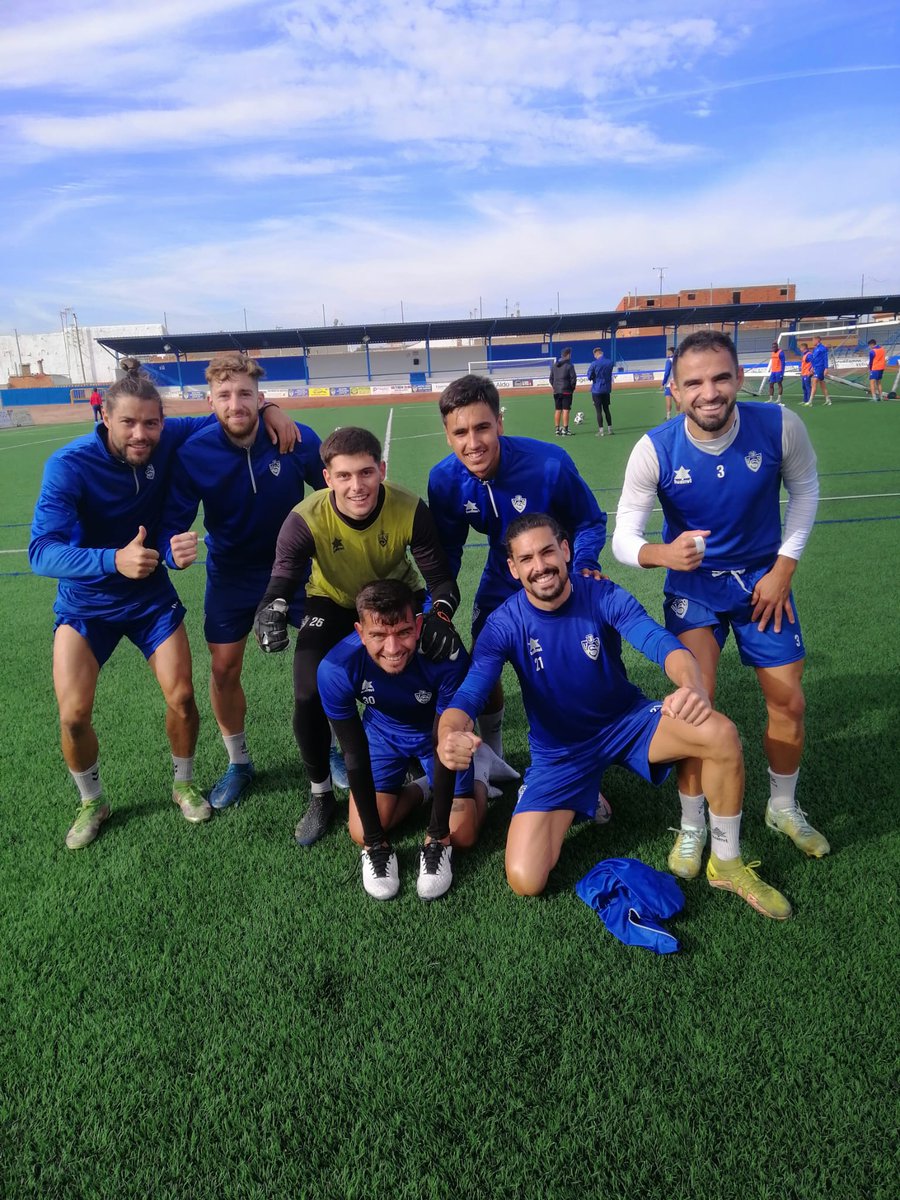 🤟 Este ha sido el equipo ganador del entrenamiento de esta mañana 💥 El equipo se encuentra ya de camino hacia Cáceres donde mañana tenemos una nueva jornada de liga #VamosUnión 💙