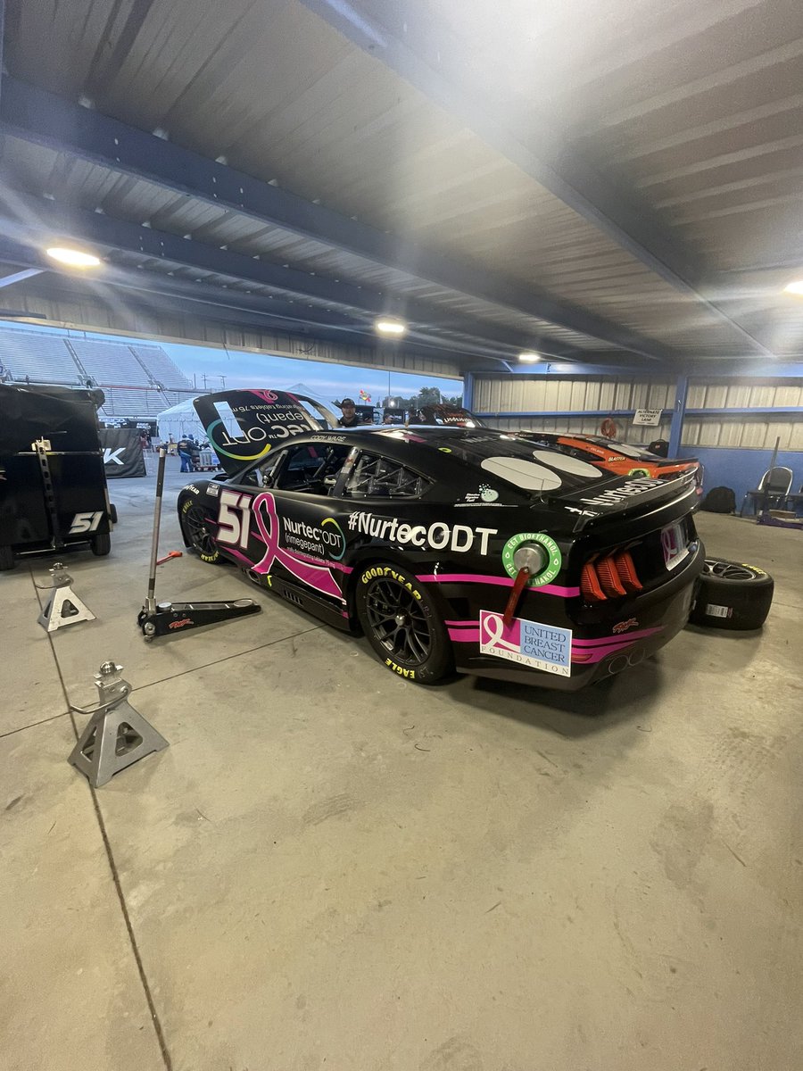 Early morning on a chilly day here @MartinsvilleSwy for the crew. Practice and qualifying are coming up at noon est! @jjyeley1 | @Hasbulla_NFT | @RadCatsNFT | @roushyates @CodyShaneWare | @NurtecODT (rimegepant) | @TeamNurtecODT (rimegepant) | @UBCF | @FordPerformance