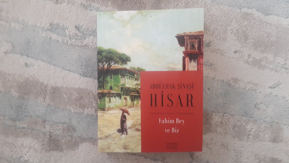 "İnsanlar, birbirlerinden uzun mesafelerle ayrılmış yıldızlar gibi, kendi hususi boşlukları içinde dönen, hepsi yalnız, hepsi mahrem ve başkalarına kapalı birer dünyadır." 
Uzun zamandır baskısı yoktu. Fahim ve Biz'i <a href="/EverestKitap/">Everest Yayınları</a> basınca yıllar sonra tekrar okudum. Güzel kitap