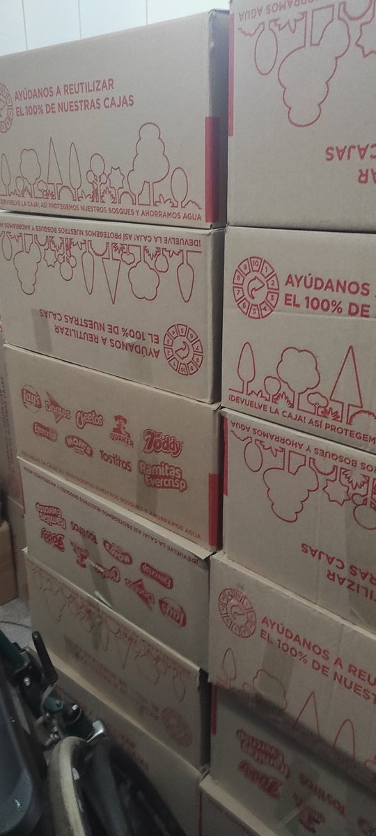 AlmuerzosSolid2's tweet photo. Y partimos nuevamente con la campaña de las cajas ! Esperamos toda la ayuda 🙏 de cada uno de ustedes los de siempre los más bacanes del mundo ,los solidarios los que están siempre y se preocupan por estás 50 familias quienes quieran apoyar dejamos datos un abrazo grande https://t.co/lj6QlbnWA5