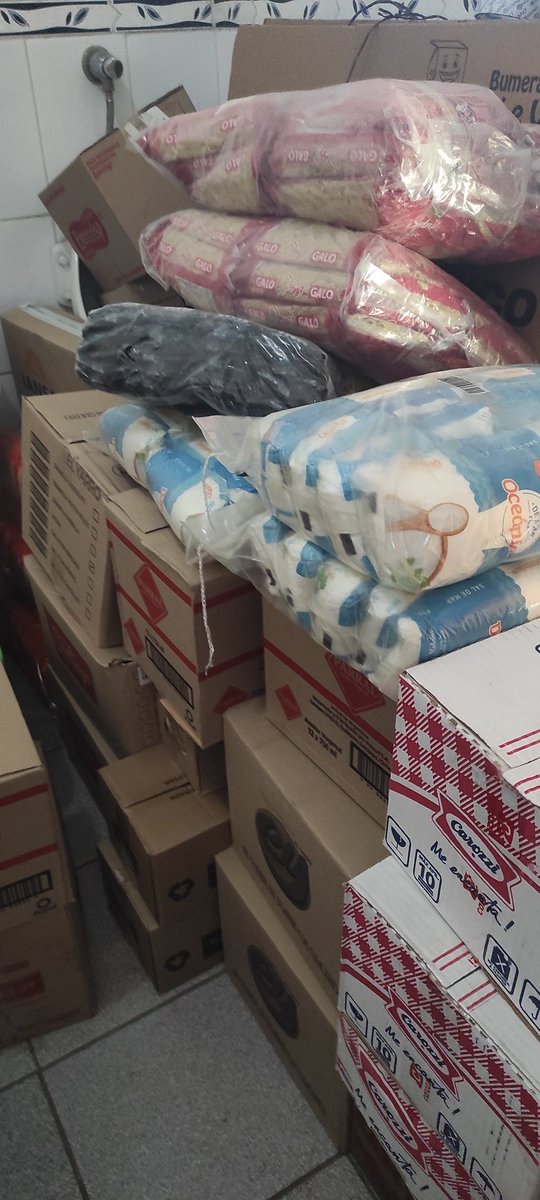 AlmuerzosSolid2's tweet photo. Y partimos nuevamente con la campaña de las cajas ! Esperamos toda la ayuda 🙏 de cada uno de ustedes los de siempre los más bacanes del mundo ,los solidarios los que están siempre y se preocupan por estás 50 familias quienes quieran apoyar dejamos datos un abrazo grande https://t.co/lj6QlbnWA5