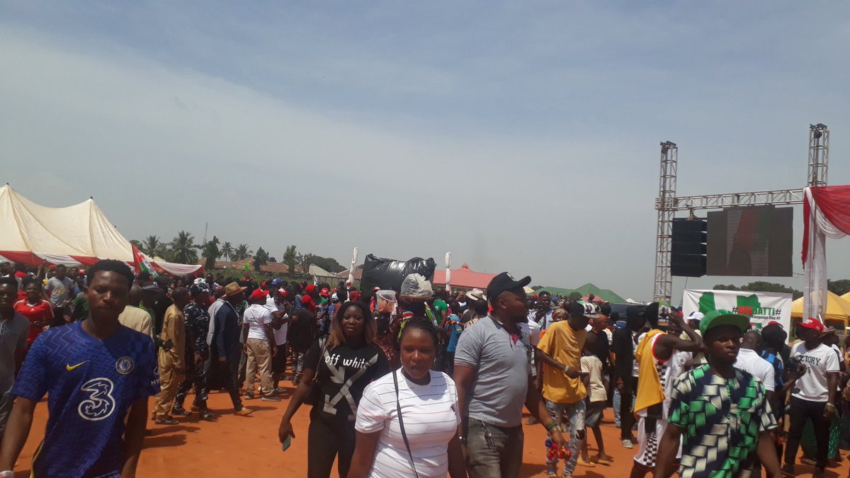 Emmybliss101's tweet photo. Obidients have started trooping in to the #ObiDatti2023 campaign venue in Lafia. E go loud today๐ฅ๐ฅ๐ฅ Nasarawa State is for Peter Obi๐ณ๐ฌโ
#obidatt2023 #PeterObiForPresident2023
โ
Yusuf Datti Seun Reno Enugu Tinubu Tambuwal ICAN #Chimaroke #AtikuInUS https://t.co/HFSQPltDhb
