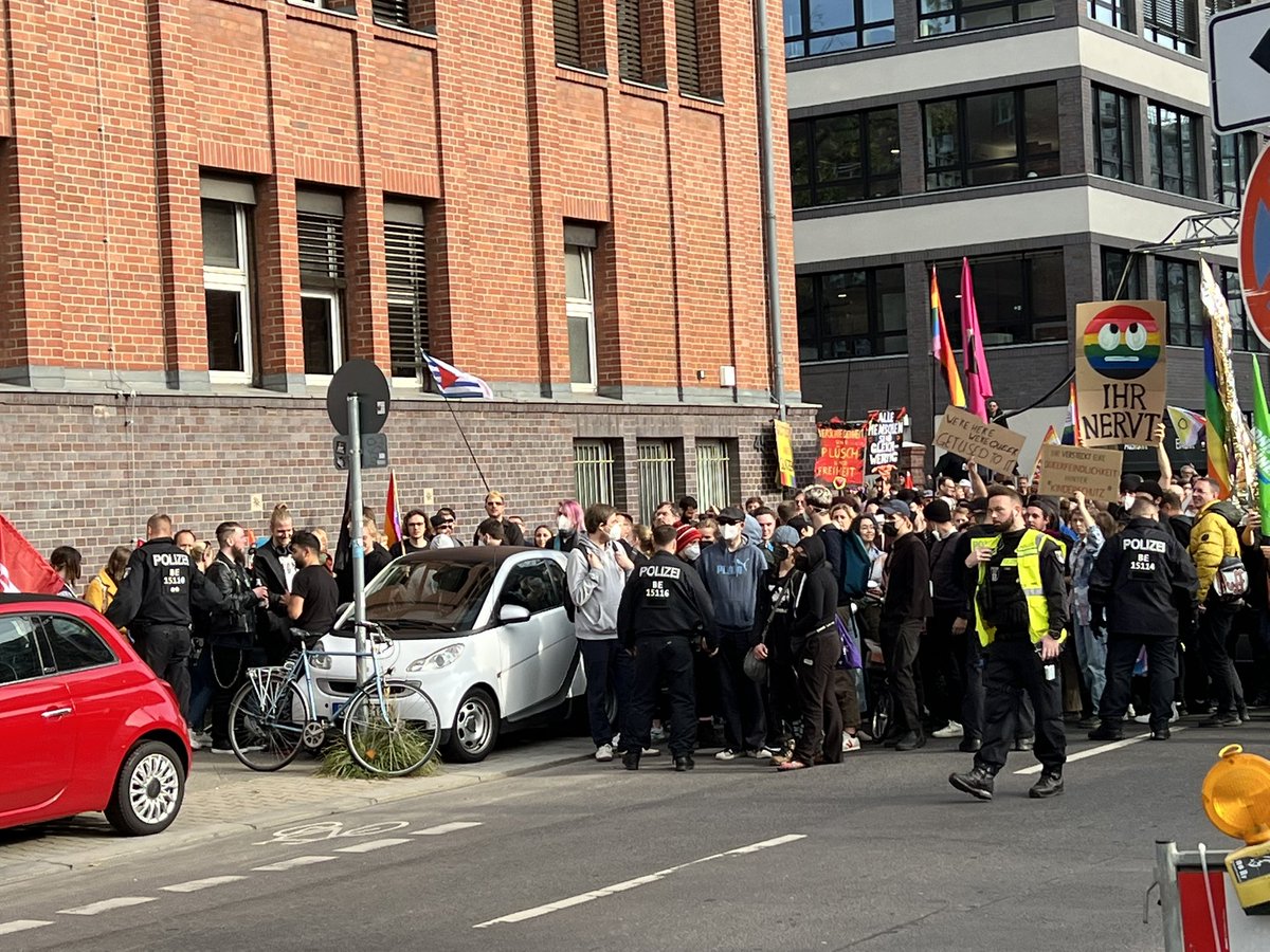 RalfEvolution's tweet image. Berlin bleibt No-Go-Area für Trixi. 
#b2910 #LebensortVielfalt #LGBTQ