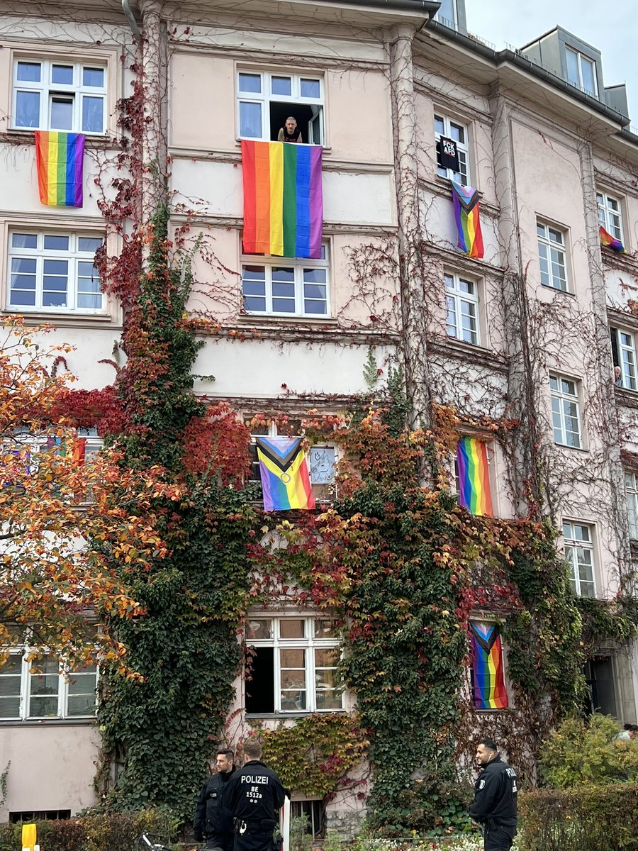 RalfEvolution's tweet image. Berlin bleibt No-Go-Area für Trixi. 
#b2910 #LebensortVielfalt #LGBTQ
