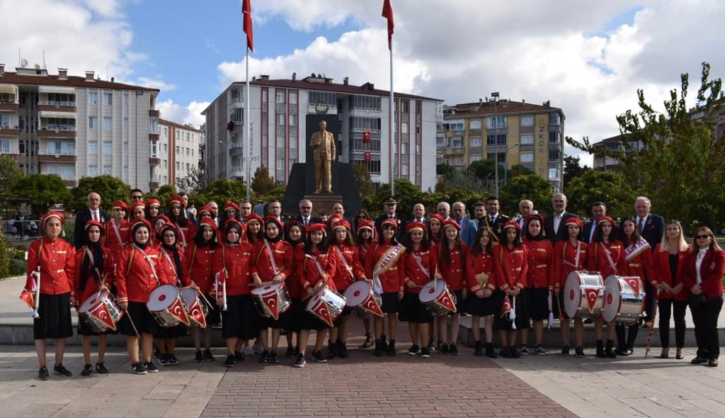 29 Ekim Cumhuriyet Bayramı’nın 99. yılı kutlamaları töreni Kaymakamımız <a href="/CevdetErturkmen/">Cevdet Ertürkmen</a>, Belediye Başkanı <a href="/hamitkilicbafra/">Hamit KILIÇ</a> , ilçe protokolü ve vatandaşların katılımlarıyla gerçekleştirdi. Programı hazırlayan <a href="/BafraGalip/">BAFRA GALİP ÖZTÜRK ORTAOKULU</a>   Ortaokulu ailesine teşekkür ediyoruz.