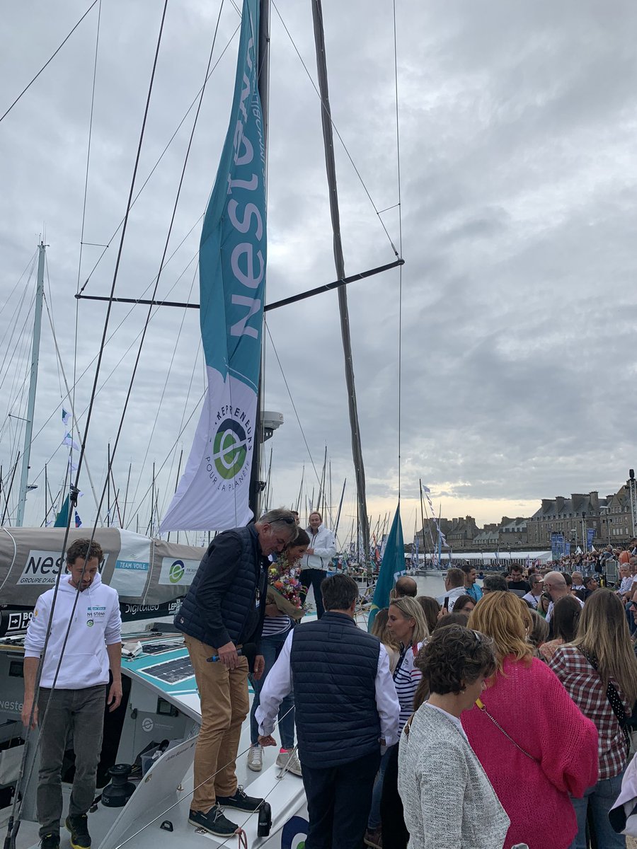 “Cette édition de la #RouteduRhum est sous les couleurs du développement durable… On doit tous se mobiliser, sans le monde économique nous n’arriverons pas à sauver cette planète. Nous soutenons ce Malouin qui porte les valeurs de <a href="/eplplanete/">Entrepreneurs Pour La Planète</a>” Jean-Virgile Crance <a href="/VilleSaintMalo/">Ville de Saint-Malo</a>