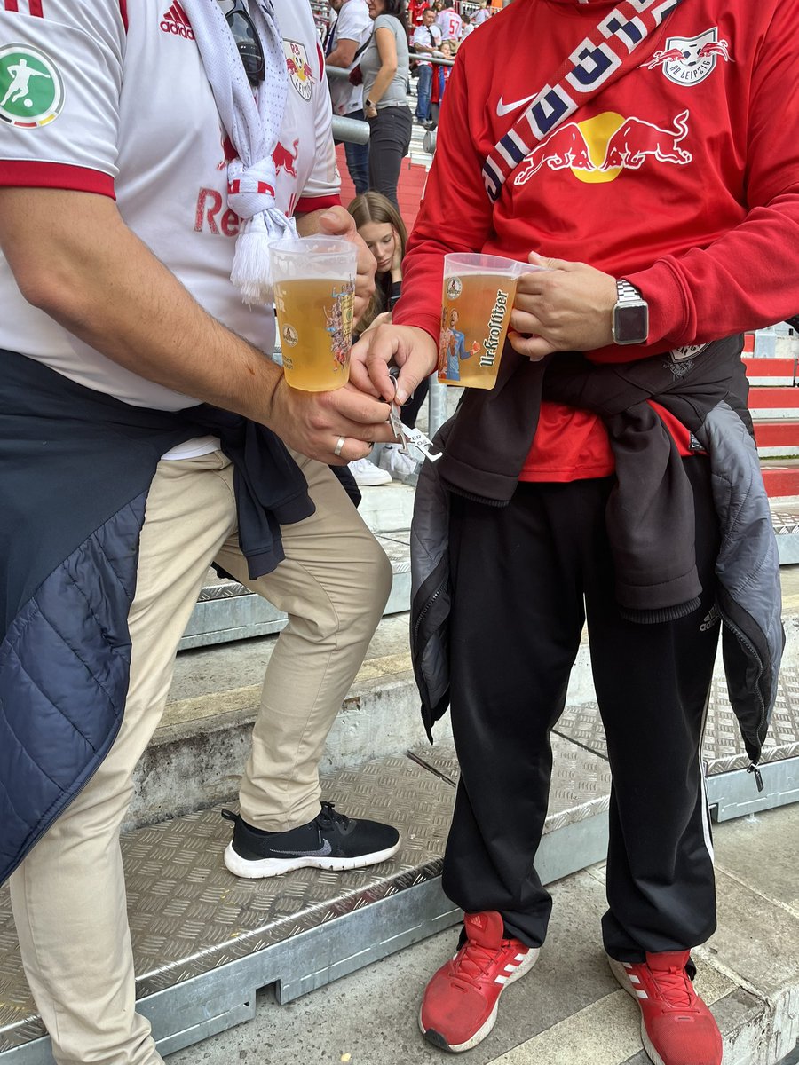 teamrasenball's tweet photo. #teamStadion #teamInklusion #teamBalljunge #beerbros @RBLeipzig https://t.co/Vq7Z0zEcay