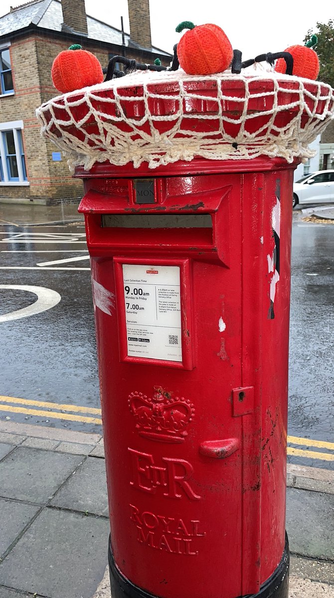 AlisonNWLChamp's tweet photo. Haunted by poor pay for midwives? 👻🎃
The way to a decent pay deal for midwives is through the pillar box! 
@MidwivesRCM to vote on strike action through the post from November 11th!
Ballots on their way!
Only way is the postal way!
#pillarsforpay
#DeliverADecentDeal
@branch_rcm https://t.co/Ssqx7RGU5p