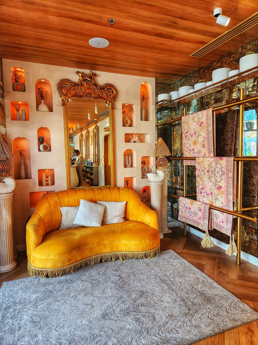 Another kids party so another opportunity for me to find a cute cafe to chill in.

Much better than making small talk around the bouncy castle whilst constantly checking your watch!