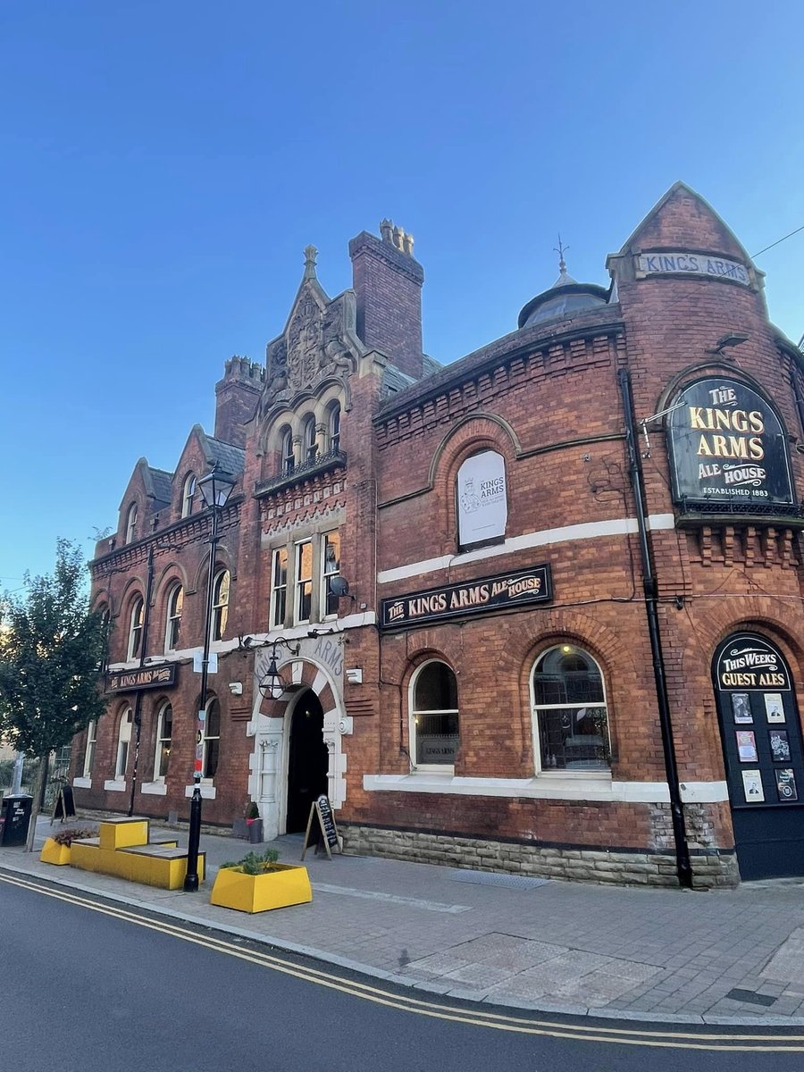 canalstmancs's tweet photo. Welcome to a major LGBTQ ally pub @kingssalford as a new partner for @canalstcard holders with 15% off every visit
Welcome aboard to Kings Arms Salford - https://t.co/GZfQUcil9a
#realale #fringe #theatre #communitypub #canalstcardpartner https://t.co/bgs3EEWGTA
